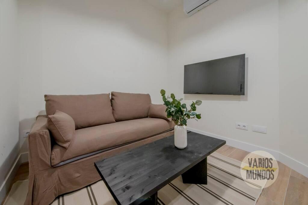 Cool Y Centrico Apt 6Px En Plena Plaza Del Carmen E2 Madrid Exterior photo