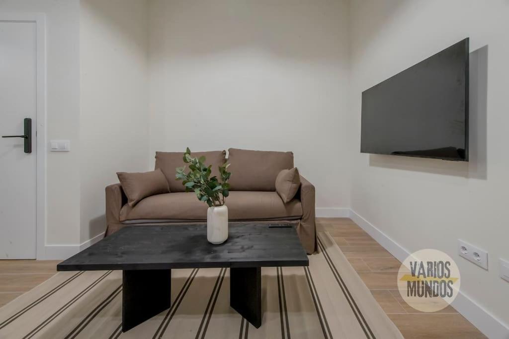 Cool Y Centrico Apt 6Px En Plena Plaza Del Carmen E2 Madrid Exterior photo