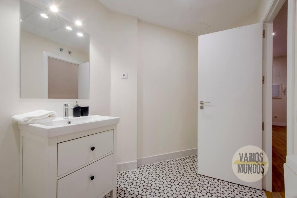Cool Y Centrico Apt 6Px En Plena Plaza Del Carmen E2 Madrid Exterior photo